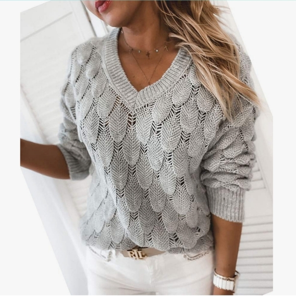 Sweaters - Boho Textured Feather Knit Long Sleeve Grey V-Neck Pullover Sweater
